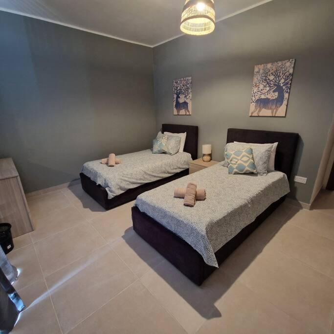 Centrally Located, Well Equipped, Stylish Flat. St. Paul's Bay Exteriör bild