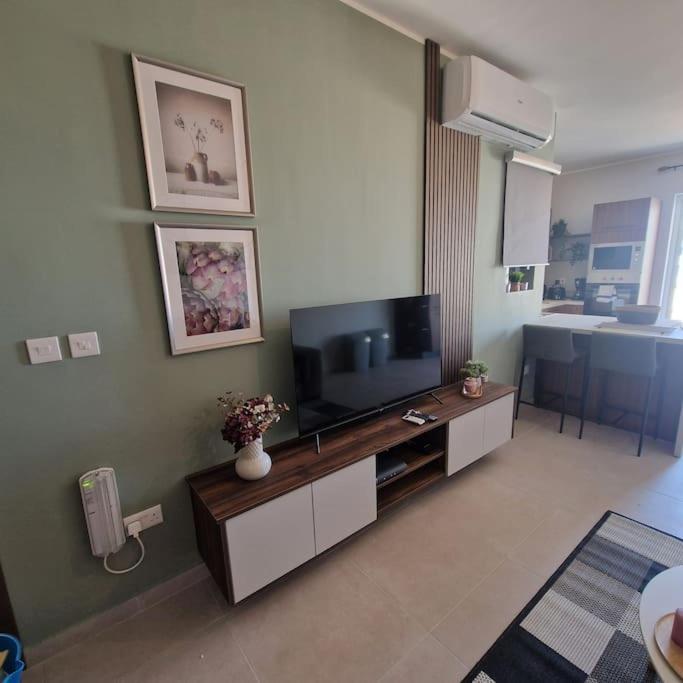 Centrally Located, Well Equipped, Stylish Flat. St. Paul's Bay Exteriör bild