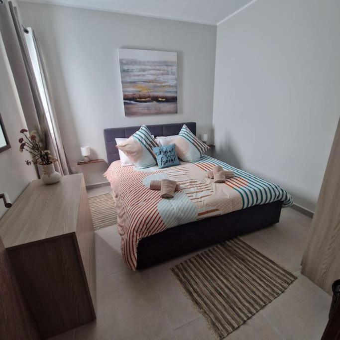 Centrally Located, Well Equipped, Stylish Flat. St. Paul's Bay Exteriör bild