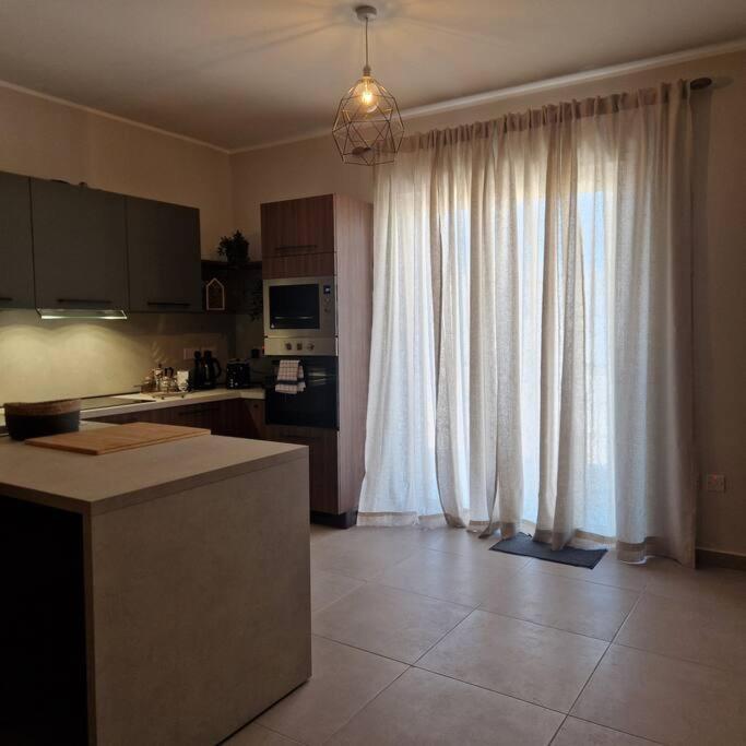 Centrally Located, Well Equipped, Stylish Flat. St. Paul's Bay Exteriör bild