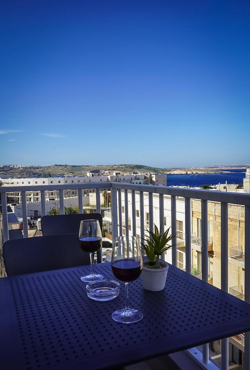 Centrally Located, Well Equipped, Stylish Flat. St. Paul's Bay Exteriör bild