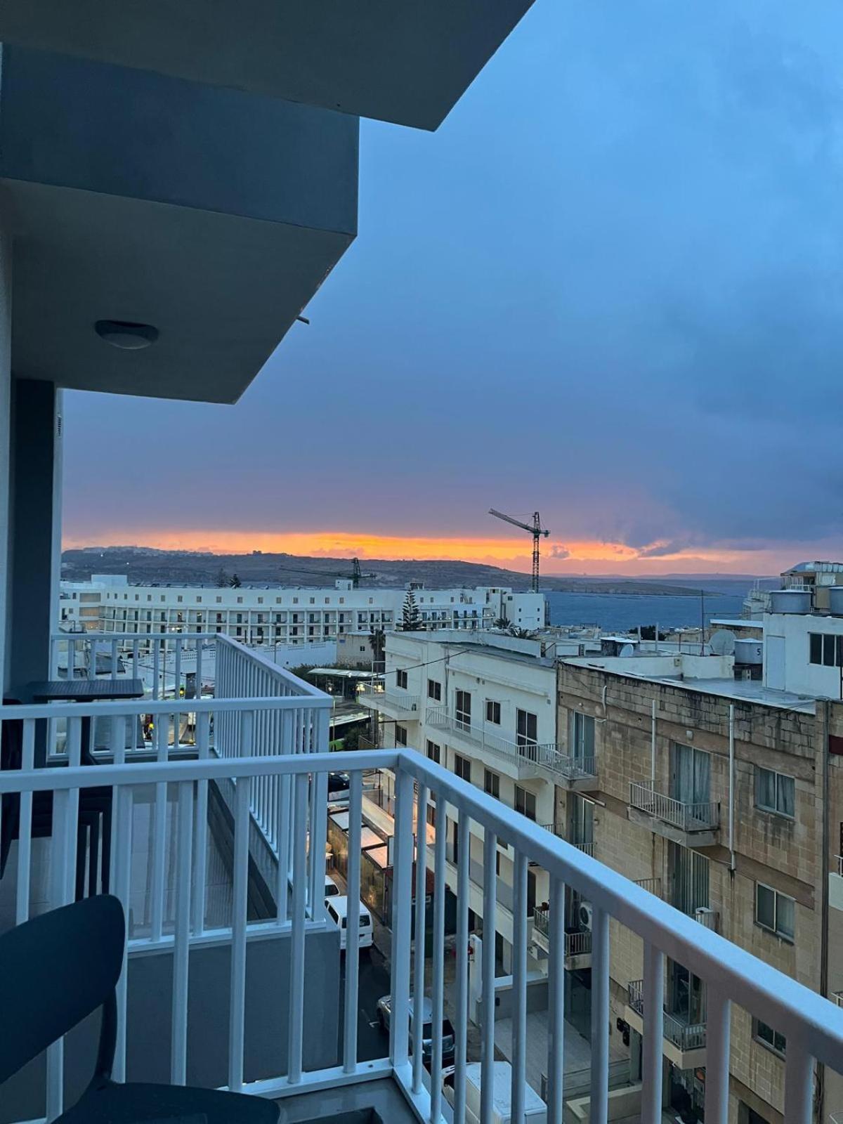 Centrally Located, Well Equipped, Stylish Flat. St. Paul's Bay Exteriör bild