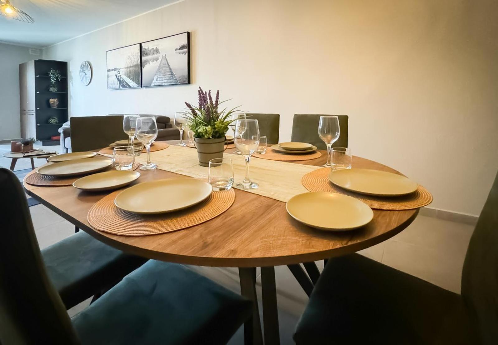 Centrally Located, Well Equipped, Stylish Flat. St. Paul's Bay Exteriör bild