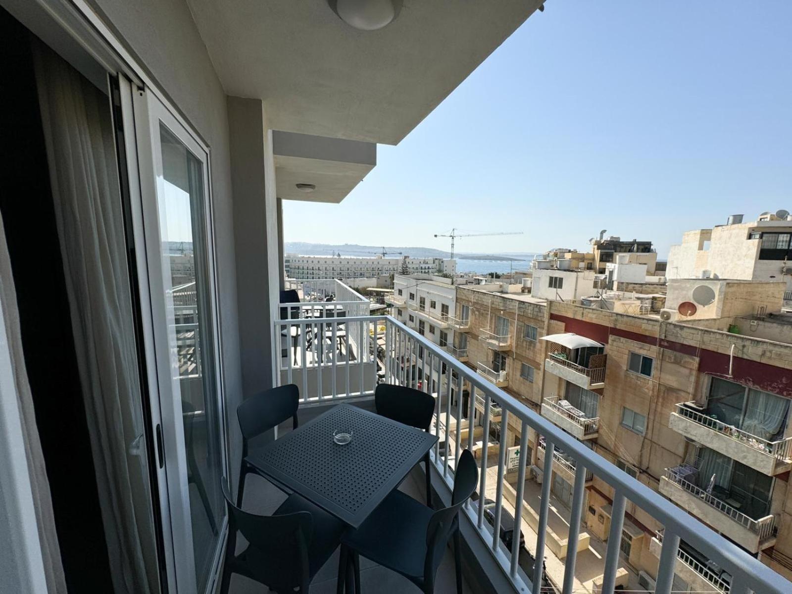 Centrally Located, Well Equipped, Stylish Flat. St. Paul's Bay Exteriör bild