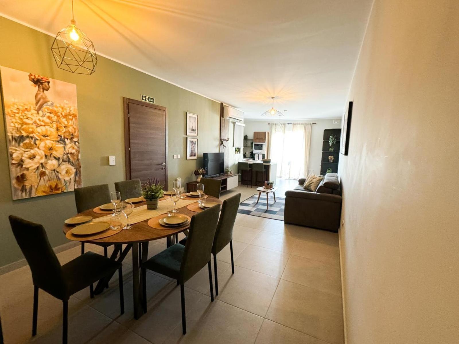 Centrally Located, Well Equipped, Stylish Flat. St. Paul's Bay Exteriör bild