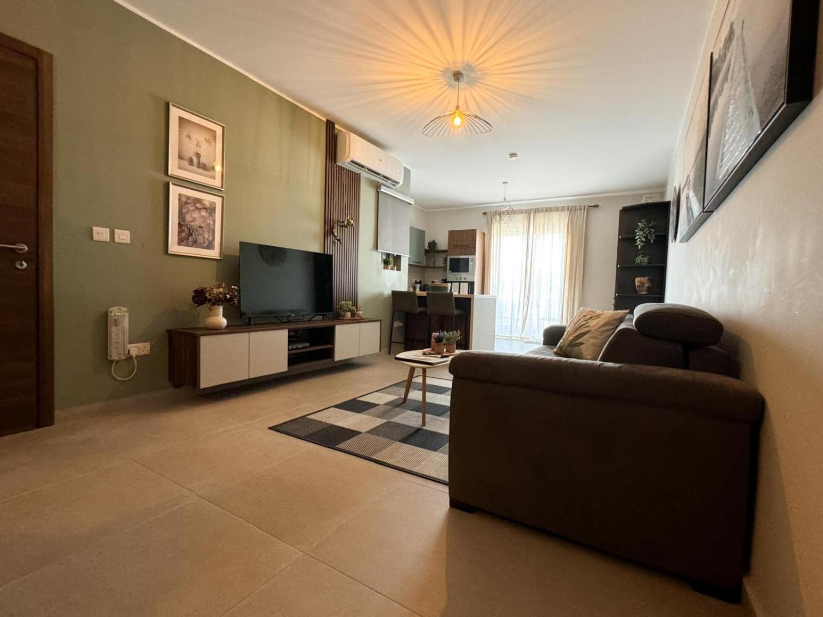 Centrally Located, Well Equipped, Stylish Flat. St. Paul's Bay Exteriör bild
