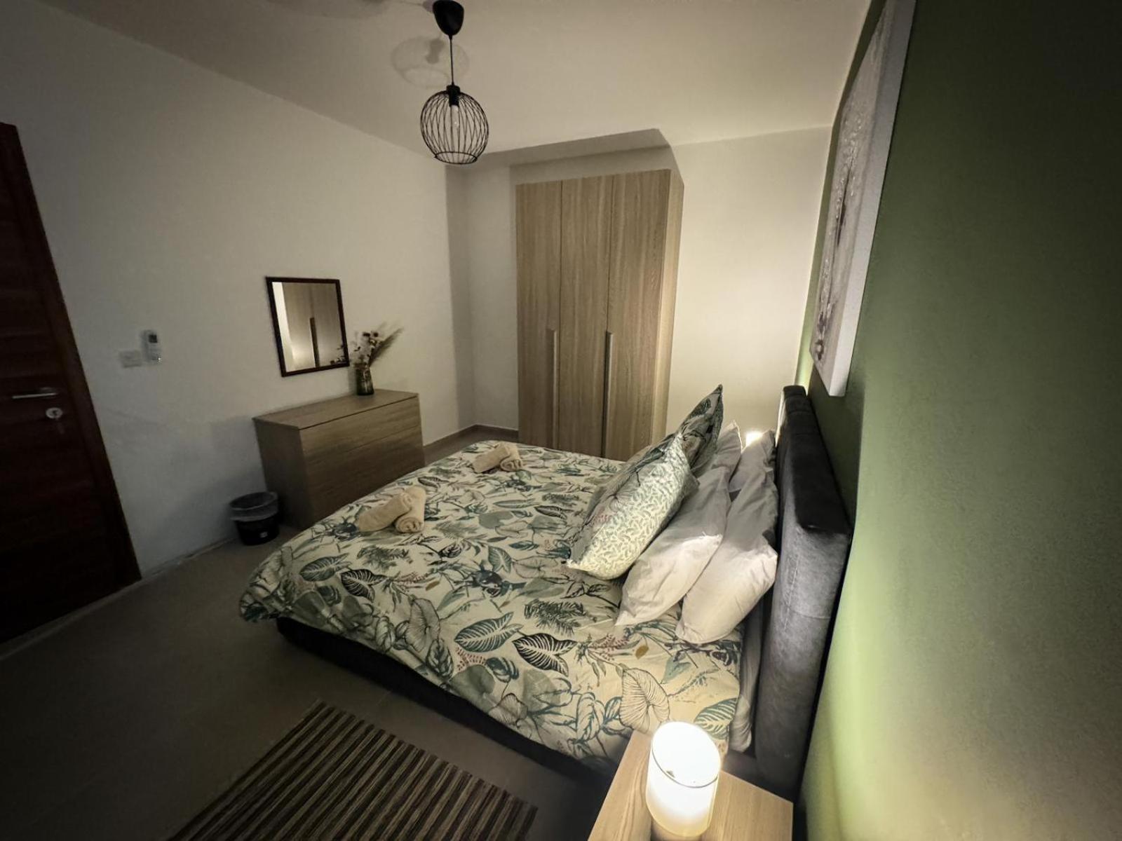 Centrally Located, Well Equipped, Stylish Flat. St. Paul's Bay Exteriör bild