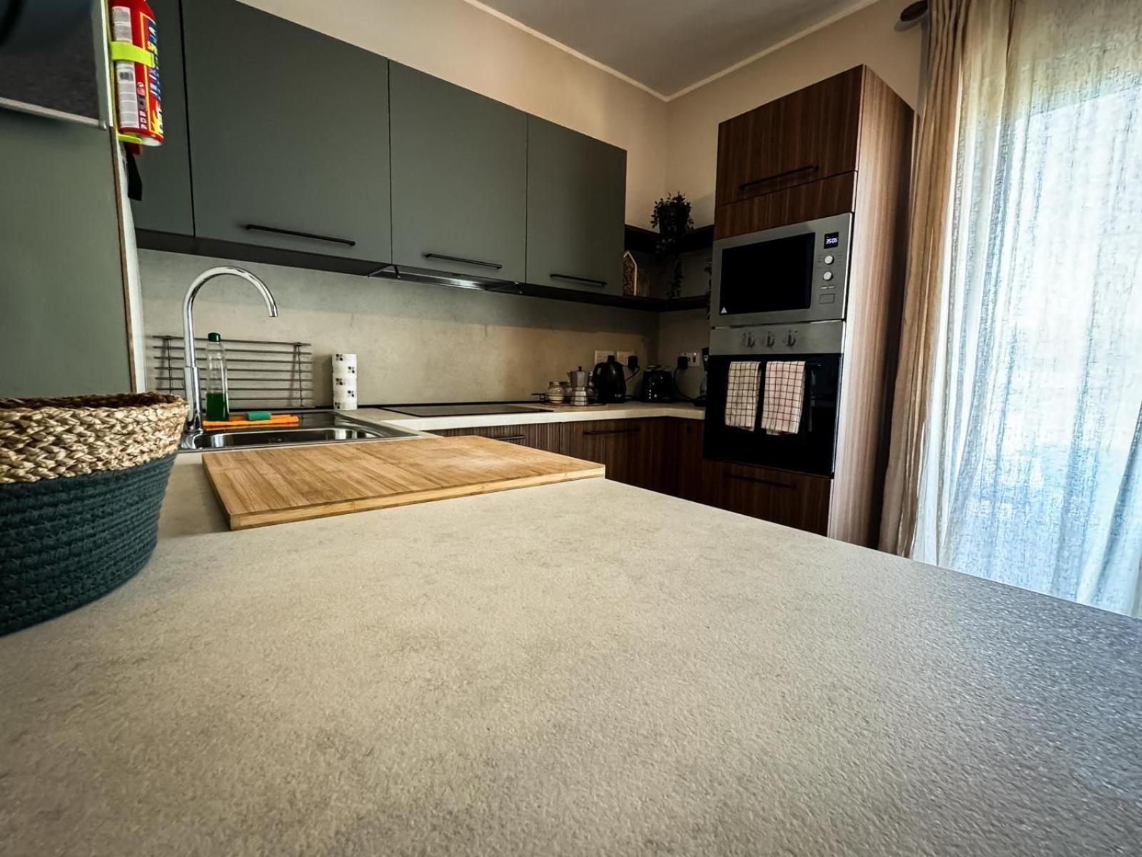 Centrally Located, Well Equipped, Stylish Flat. St. Paul's Bay Exteriör bild
