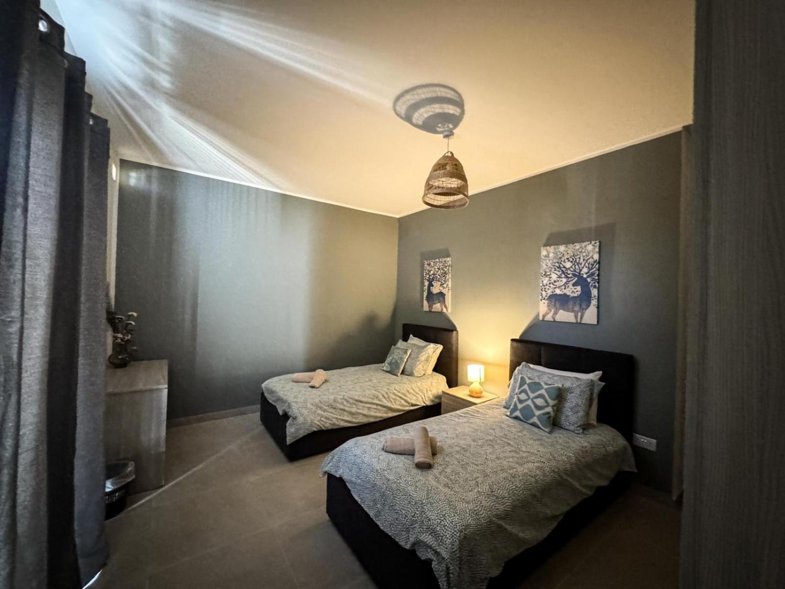 Centrally Located, Well Equipped, Stylish Flat. St. Paul's Bay Exteriör bild
